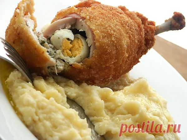 котлета по-киевски из окорочков с сюрпризом - восхитительно вкусно и бесподобно красиво.