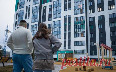 ЦБ раскрыл долю ипотечников, отдающих на кредиты больше половины дохода. Качество выдач в ипотеке ухудшается быстрее, чем в сегменте необеспеченных кредитов, сообщила РБК глава департамента ЦБ. Во втором квартале больше 70% ипотеки было выдано заемщикам, которые тратят на кредиты свыше половины дохода