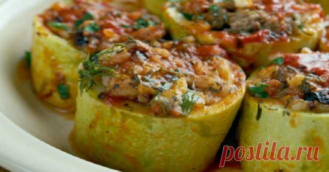 Вкуснятина от турецкого шеф-повара. Вроде обычные кабачки, но как грамотно подобрана начинка! Управилась с блюдом за 40 минут.