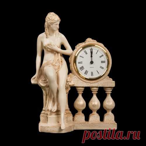 Часы настольные / каминные Купальщица АС из раздела Настольные часы из литьевого мрамора