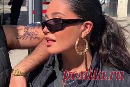Девушка отказалась снимать тяжелые серьги и осталась с рваным ухом. Блогерша Николь Джордан отказалась снимать тяжелые серьги и осталась с рваным ухом. 21-летняя юзерша носила в ушах несколько украшений одновременно, в том числе массивные кольца в мочках. При этом подруги предупреждали девушку о последствиях и советовали ей избавиться от опасных ювелирных изделий.