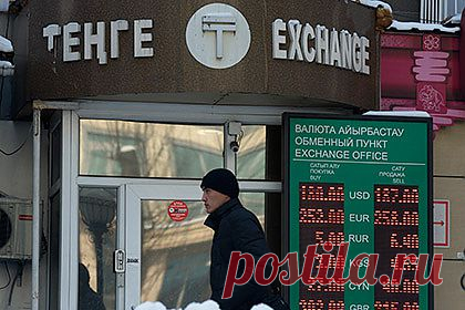 Крупнейшие компании Казахстана подняли зарплату из-за девальвации