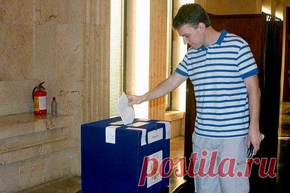 В МИД раскрыли число проголосовавших за рубежом на президентских выборах. Свыше 372 тысяч избирателей приняло участие в выборах президента России за рубежом, заявила официальный представитель МИД России Мария Захарова. Захарова сообщила, что по состоянию на 8:30 18 марта в голосовании приняло участие 372,7 тысячи избирателей.