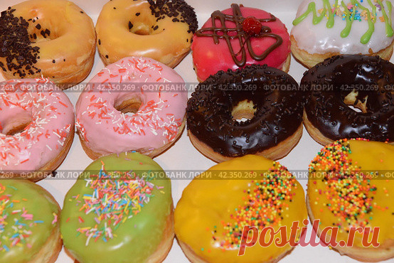 Colorful donuts Стоковое фото, фотограф Ilaronsia / Фотобанк Лори