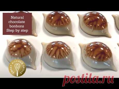 Filled chocolate bonbons with a beautifull natural look. Step by step