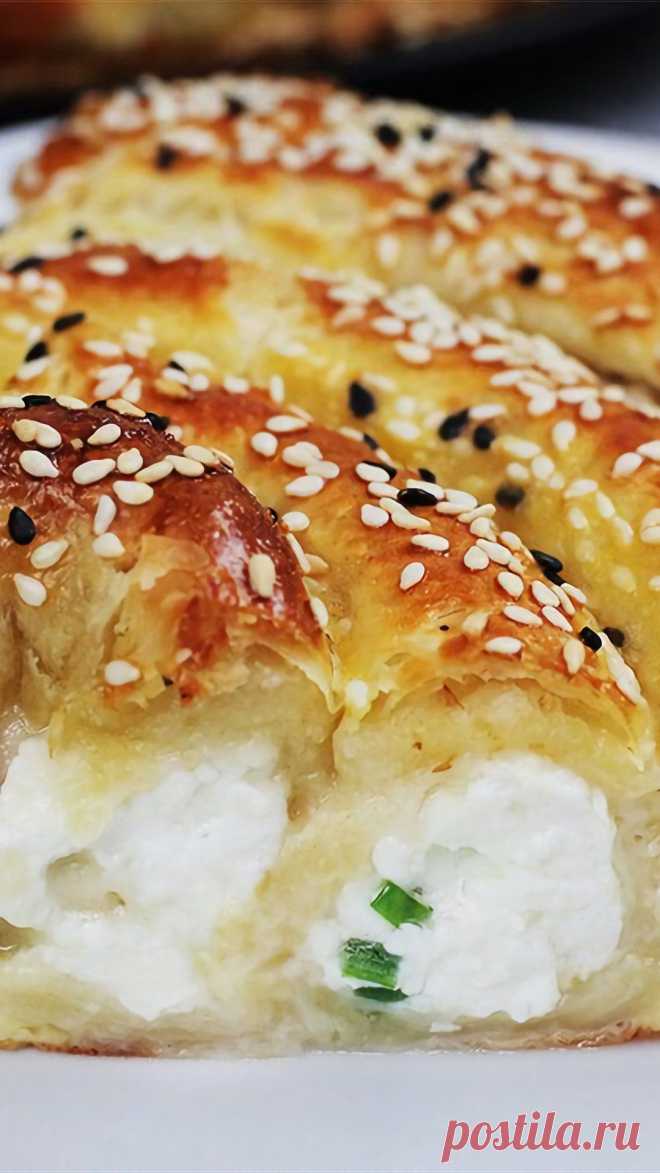 Слоеный пирог с творогом и сыром. Вкусная улитка на вашем столе | Кулинарка | Пульс Mail.ru Слоеный пирог-улитка с творогом и сыром просто объедение. Этот рецепт точно нужно приготовить, когда есть слоеное тесто.