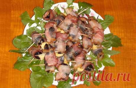 Вкусная закуска из чернослива на Новый год