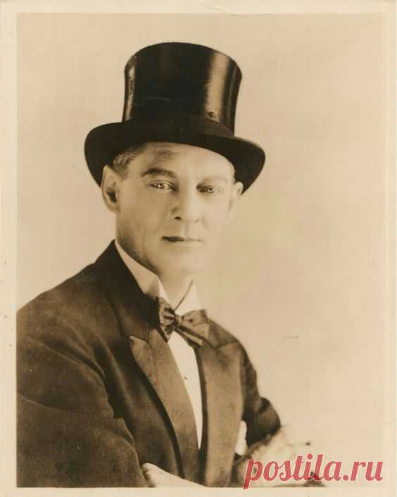 Лайонел Бэрримор (Lionel Barrymore)
- 28 апреля, 1878 • 15 ноября 1954
