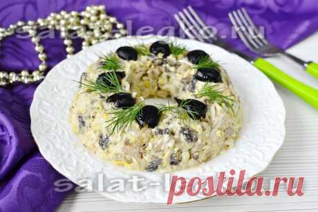 Салат "Леший", рецепт с фото пошагово Сегодня предлагаю приготовить очень вкусный и красивый салат "Леший", который станет настоящим украшением любого праздничного стола. Рецепт с фото пошагово прилагается.