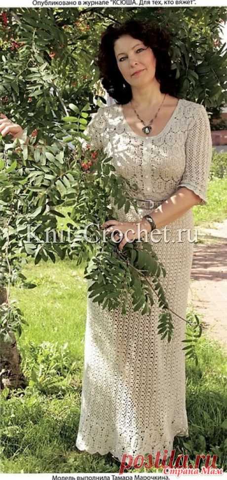 Длинное ажурное платье крючком. Размер 50-52. Вам потребуется: 650 г пряжи («Рукодельница», 40% лен, 60% хлопок, 100 г/500 м); крючок №3 и спицы №3; 5 маленьких пуговиц. Плотность вязания: схема 19.1 – 26 п.