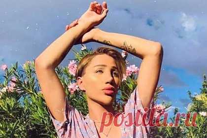 Парень потратил 610 тысяч рублей на внешность Кена и прославился в сети. Житель Мексики потратил сотни тысяч рублей на пластические операции и прославился в сети. 29-летний парикмахер и визажист Кристиан Чавес (Christian Chavez) признался, что начал менять свою внешность с 19 лет. Его первой процедурой была нехирургическая пластика носа филлерами на основе гиалуроновой кислоты.