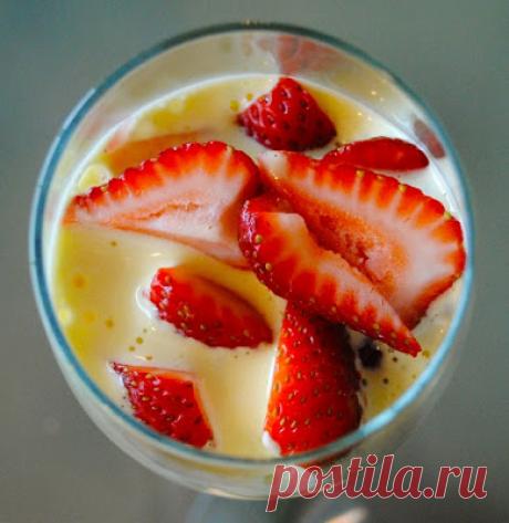 Свежая клубника с соусом «сабайон»