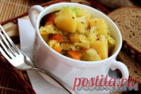 Овощное рагу с курицей в мультиварке - рецепт с фото Для любителей овощей хочу предложить рецепт простого, полезного и очень вкусного блюда. Овощное рагу с курицей, приготовленное в мультиварке, прекрасно разнообразит ваше повседневное меню и станет полноценным обедом или ужином. Овощи можете взять по своему вкусу, добавив к предложенному набору ...