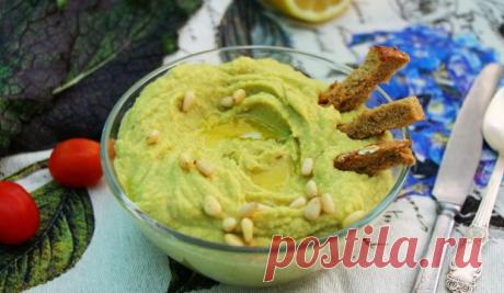 Нут и авокадо: 2 составляющие невероятно полезного блюда. Подавать свежим с гренками или овощами