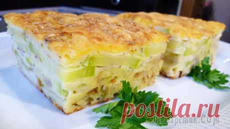 Пирог с кабачками и луком Пирог с кабачками и луком получается очень нежным, мягким, ароматным и сытным. Благодаря добавлению в тесто жарено-томлённого лука, пирог обретает приятный аромат и насыщенность вкуса.Ингредиенты:Каба...
