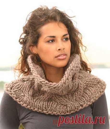 Объемный шарф-воротник спицами из толстой пряжи из Drops