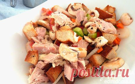 Салат с тунцом и сухариками | Кулинарные рецепты от «Едим дома!»