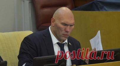 Валуев — о запрете Латвии соревноваться с россиянами: прибалтийский лай. Депутат Госдумы Николай Валуев считает, что не стоит как-то серьёзно реагировать на решение сейма Латвии запретить спортсменам состязаться со сборными России и Белоруссии. Читать далее