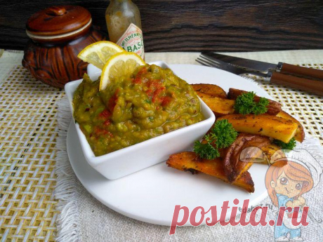 Соус из авокадо, вкусный полезный рецепт с запеченным картофелем У соуса из авокадо ореховый вкус, подчёркнутый ароматом чеснока и легкой кислинкой помидор. Его можно использовать в качестве намазки на хлебцы.