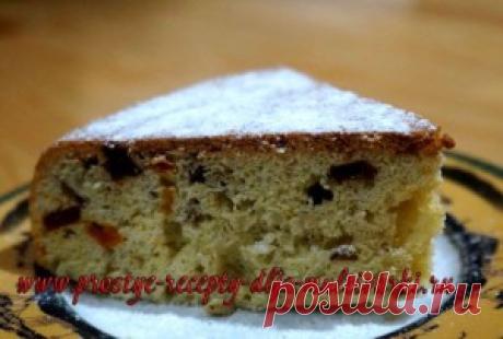 Пирог с орехами, изюмом и курагой в мультиварке