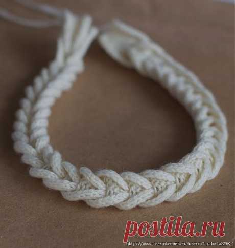 Интересный способ вязаной косички.