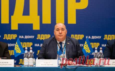 Депутат ЛДПР Напсо ответил на сообщения о возможном лишении его мандата. Депутат Госдумы от Краснодарского края и Ростовской области Юрий Напсо в разговоре с РБК назвал инсинуациями сообщения об обсуждении в нижней палате парламента возможности лишить его мандата.
