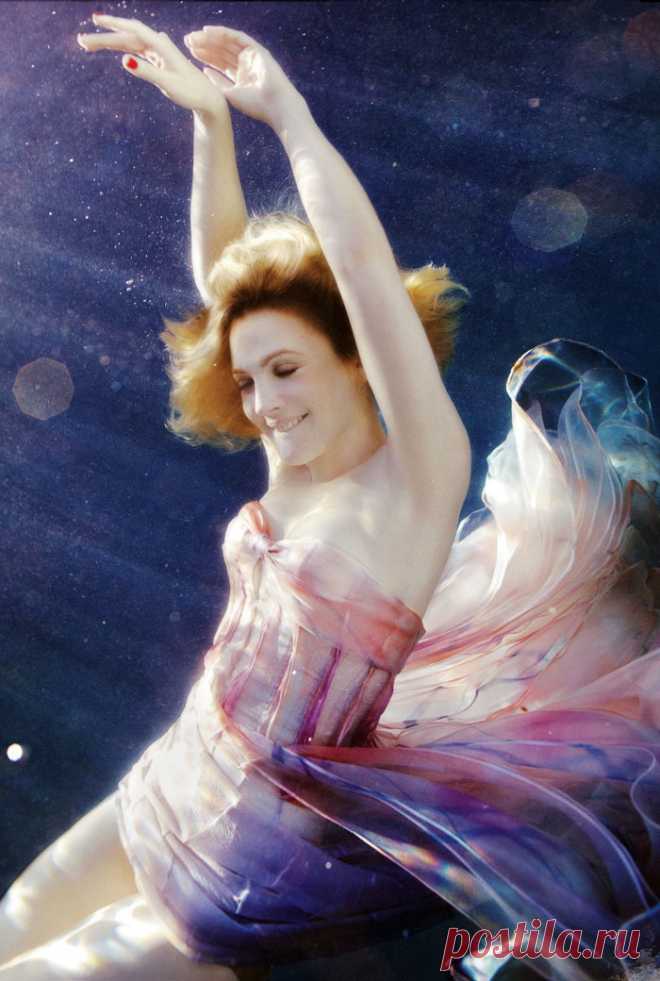 Дрю Бэрримор (Drew Barrymore) в фотосессии Алексея Хэя (Alexei Hay) для журнала ELLE (2009)