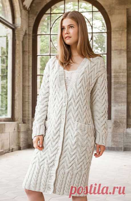 Объемное пальто косами на пуговицах с карманами спицами – схема с описанием — Пошивчик одежды