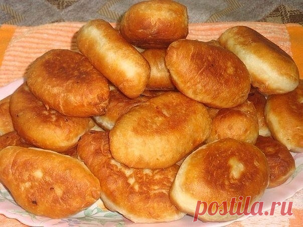 Очень быстрые и вкусные пирожки

Недавно мне дали рецептик быстрых пирожков, не поверила поэтому вчера проверила, правда быстрые и вкусные пирожки(у меня с капустой), и не черствеют... обязательно попробуйте...

Вам понадобится:

2 стакана воды;

1 стакан молока;

4 столовых ложки сахарного песка;

6 столовых ложек муки + еще 8 стаканов;

1ст. л дрожжей с небольшой горкой;

1 стакан подсолнечного масла;

соль по вкусу. 

Берем 2 стакана воды и стакан молока (должны быть те...