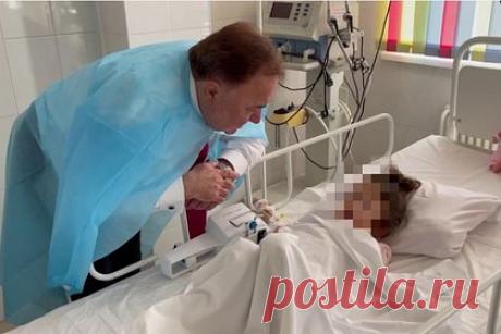 Избитая матерью и бабушкой в Ингушетии четырехлетняя девочка скончалась. В Ингушетии скончалась четырехлетняя девочка из города Малгобек, которую избили мать и бабушка. Об этом сообщил глава российского региона Махмуд-Али Калиматов. По его словам, неделю назад была надежда на спасение ребенка, когда тот пришел в сознание после избиения матерью и бабушкой.