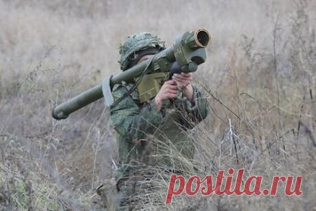 Российские военные сбили украинский штурмовик Су-25 под Угледаром. Российский оператор ПЗРК «Игла» сбил украинский штурмовик Су-25 в районе Угледара, рассказал начальник пресс-центра группировки «Восток» Александр Гордеев. Он пояснил, что морской пехотинец ТОФ «пресек попытку нанесения противником авиаудара по передовым позициям российской группировки на южнодонецком направлении».