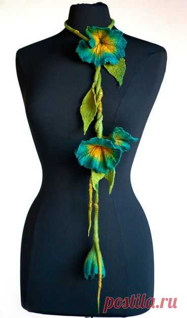 Felted flower necklace/scarf by Parvana_creations, via Flickr | Necklaces