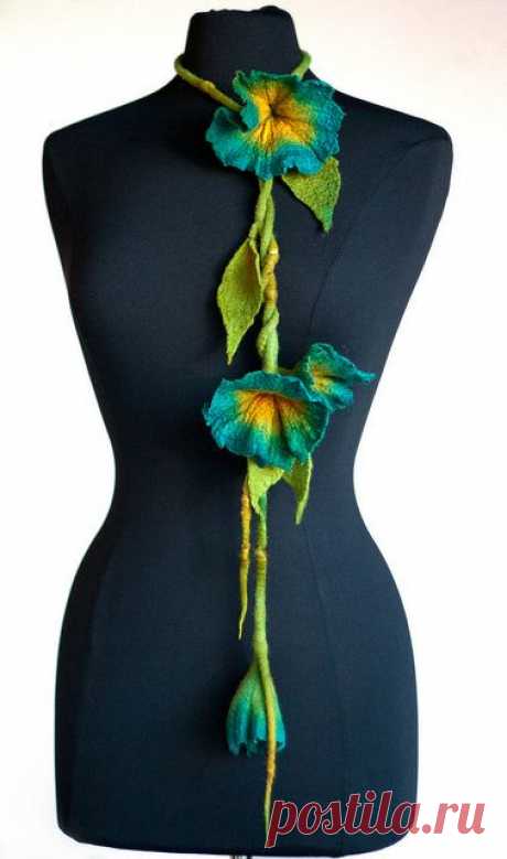 Felted flower necklace/scarf by Parvana_creations, via Flickr | Necklaces