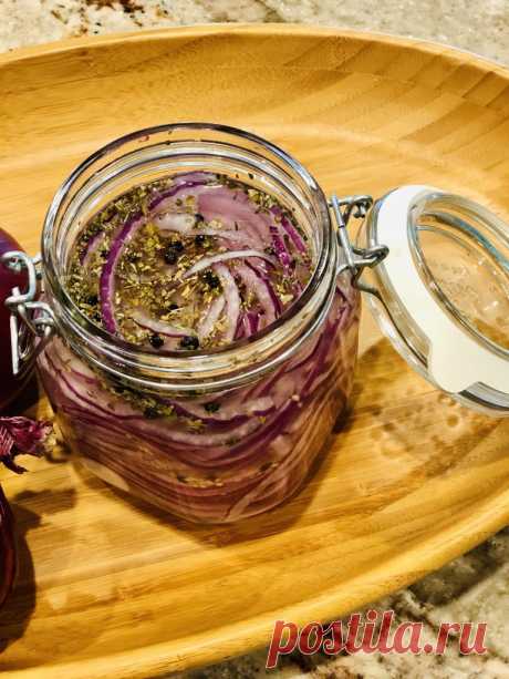 Ферментированный маринованный красный лук - The Health Nut Mama