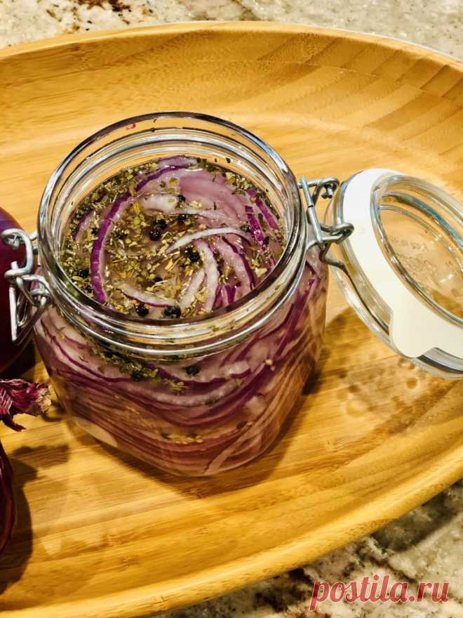 Ферментированный маринованный красный лук - The Health Nut Mama