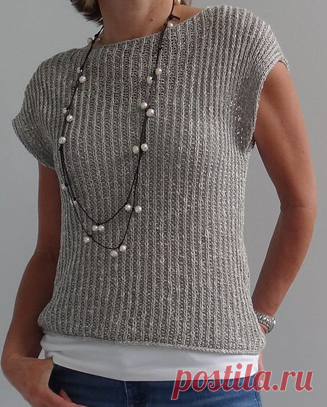 Free Knitting Pattern for Mimic Pullover - Shorter sleeved drop shoulder sweater that can be worn by itself or layered. S/M (L/XL). Desigend by Veronika Jobe. Pictured project by kirsten5macs
