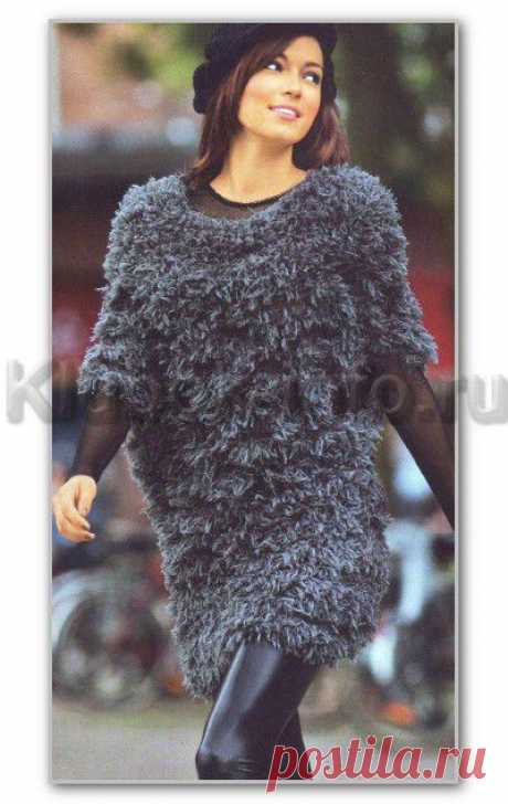Вязание спицами. Фотогалерея женских вязанных моделей. Удлинённый жилет с широкими проймами, из мохера и пряжи с бахромой. Размер: 36/38(40/42)44/46