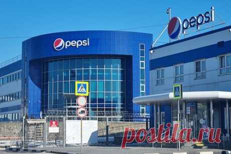 Pepsi Co прекратила производство газировки в России. Pepsi Co прекратила производство Pepsi Cola, Mirinda, 7Up и Mountain Dew в России. Журналисты посетили десятки супермаркетов, розничных магазинов и спортивных залов в Москве и за ее пределами и обнаружили, что самая последняя дата производства напитков Pepsi на российских заводах — 17 августа.