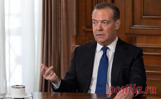 Медведев заявил, что атмосфера доносительства не нужна. Атмосфера доносительства в России не нужна, но реагировать необходимо, считает зампреда Совбеза. В феврале замруководителя фракции «Новых людей» Авксентьева говорила, что в России необходимо бороться с «вирусом доносительства»