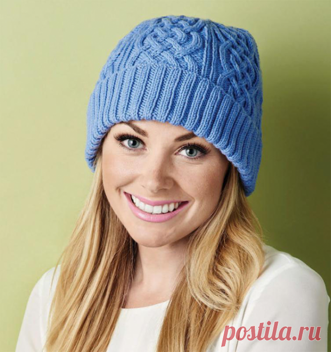 Шапка и варежки спицами с узором из Аранов