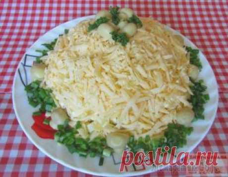 Cалат «Марго» с куриным филе и маринованными грибами