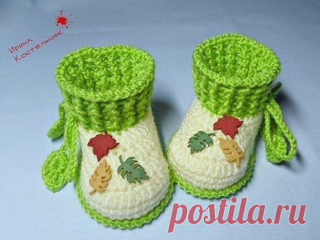 Пинетки ботиночки. Описание вязания
Приступим. Для работы я взяла :
- нитки NAKO BAMBINO 25% шерсть 75% акрил, 50 г / 130 м
- крючок номер 3 и для обвязки края 2,5
- пуговки на украшение
- желание
Итак начинаем вязать подошву. Я следую вот такой схеме:
В этой схеме я расписала именно мысочки, а середина почти неизменна идет по рисунку, и количество столбиков может быть разное, в зависимости от размера стопы или от плотности вашего вязания
Только во втором ряду, есть пер...