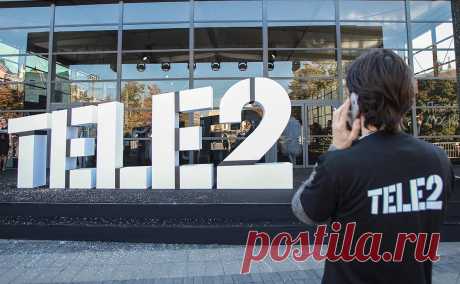 Tele2 решила поменять название и логотип. Tele2 проведет ребрендинг до конца 2024 на фоне решения не продлевать лицензию на использование бренда. Ранее компания принадлежала шведской Tele2 AB, но в 2013 году ее купил ВТБ. Оператор до конца 2024 года мог использовать бренд