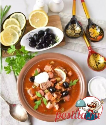 МЯСНАЯ СБОРНАЯ СОЛЯНКА С ОГУРЦАМИ
У меня сегодня вкусная мясная сборная солянка с огурцами, которая готовится на мясном концентрированном бульоне. Пикантность и вкус такой солянке придают каперсы, соленые огурцы, огуречный рассол, маслины и томат. При подаче в сборную солянку кладут кусочек очищенного лимона, сметану и посыпают свежей зеленью.Пробуем!
Ингредиенты:
Огурец - 4 шт.
Ветчина - 200 гр.
Колбаса - 200 гр.
Огуречный рассол - 1/4 стакана
Морковь - 1 шт.
Лук репчатый...