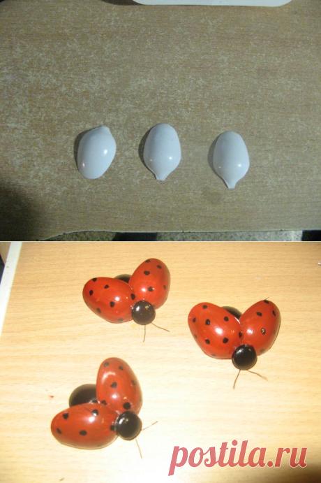 Божьи коровки из одноразовых ложечек..