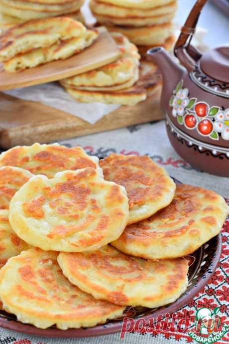 Лепешки сырные на сковороде – кулинарный рецепт