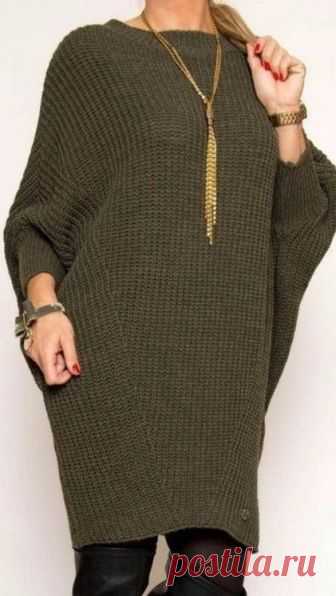 Платье свободного модного силуэта (Вязание спицами) Платье свободного модного силуэта связано спицами. Платье связано узором английская резинка. Чтобы связать это платье, нужно хорошо владеть приемами прибавления и убавления петель. Платье вяжется и…