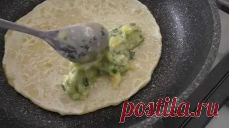 Взбейте зеленый лук с яйцом и вы останетесь довольны. Готовим вкуснейшие лепешки с начинкой