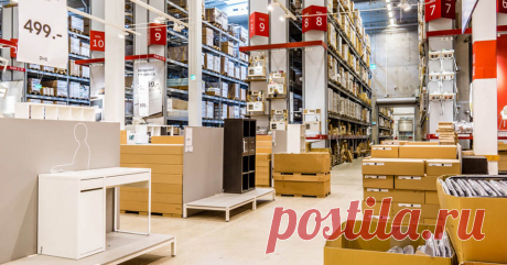 В выходные ушел из жизни основатель шведской компании IKEA Ингвар Кампрад, которому удалось войти в дом почти каждого горожанина с рейлами для одежды, табуретками и светильниками. @thevillage ( The Village ) спросил у дизайнеров и предпринимателей о том, как компания Кампрада повлияла на жизнь, интерьеры и бизнес »