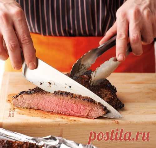Секреты идеального стейка: почему надо резать поперек?